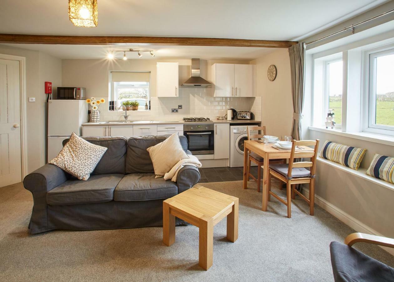 Emley Host & Stay - Cosy Cottage מראה חיצוני תמונה