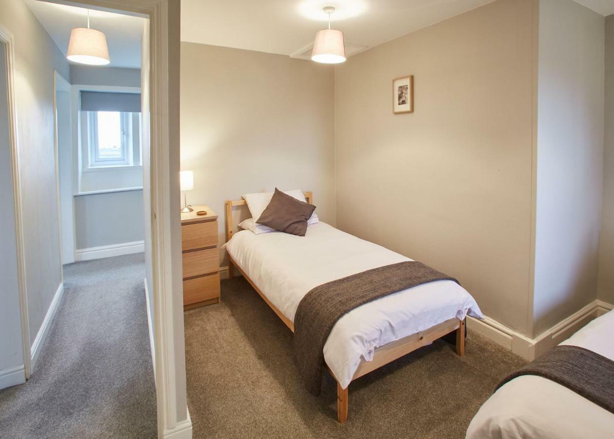 Emley Host & Stay - Cosy Cottage מראה חיצוני תמונה