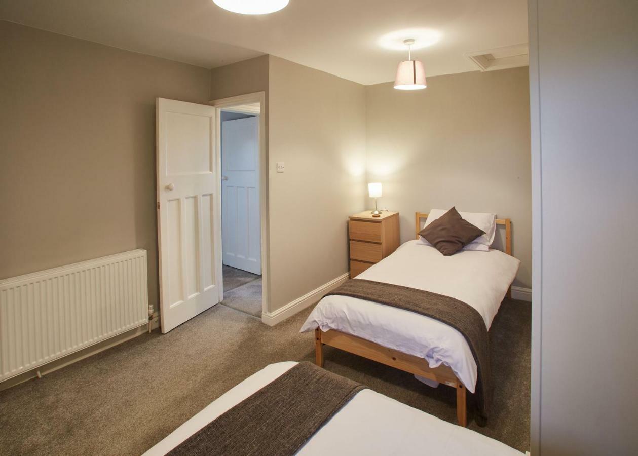 Emley Host & Stay - Cosy Cottage מראה חיצוני תמונה