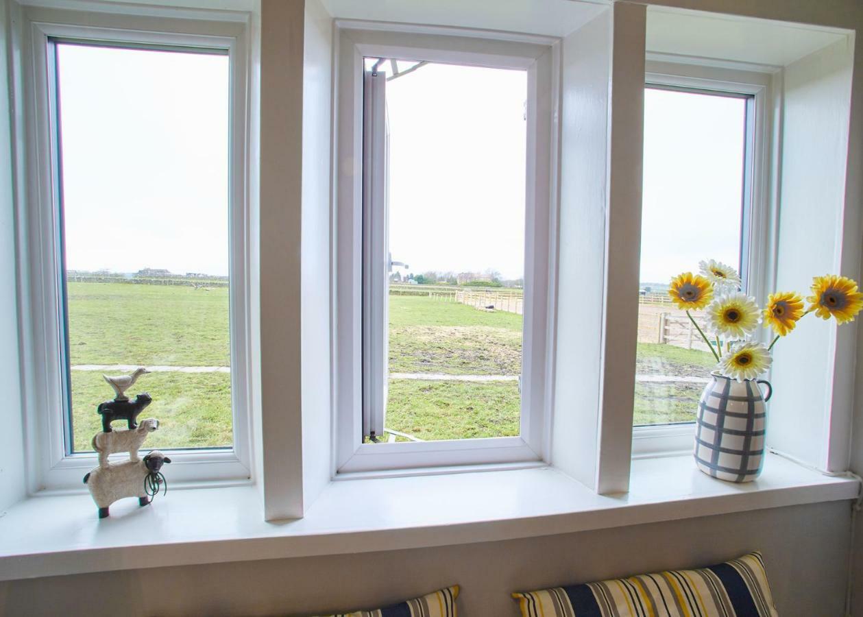 Emley Host & Stay - Cosy Cottage מראה חיצוני תמונה