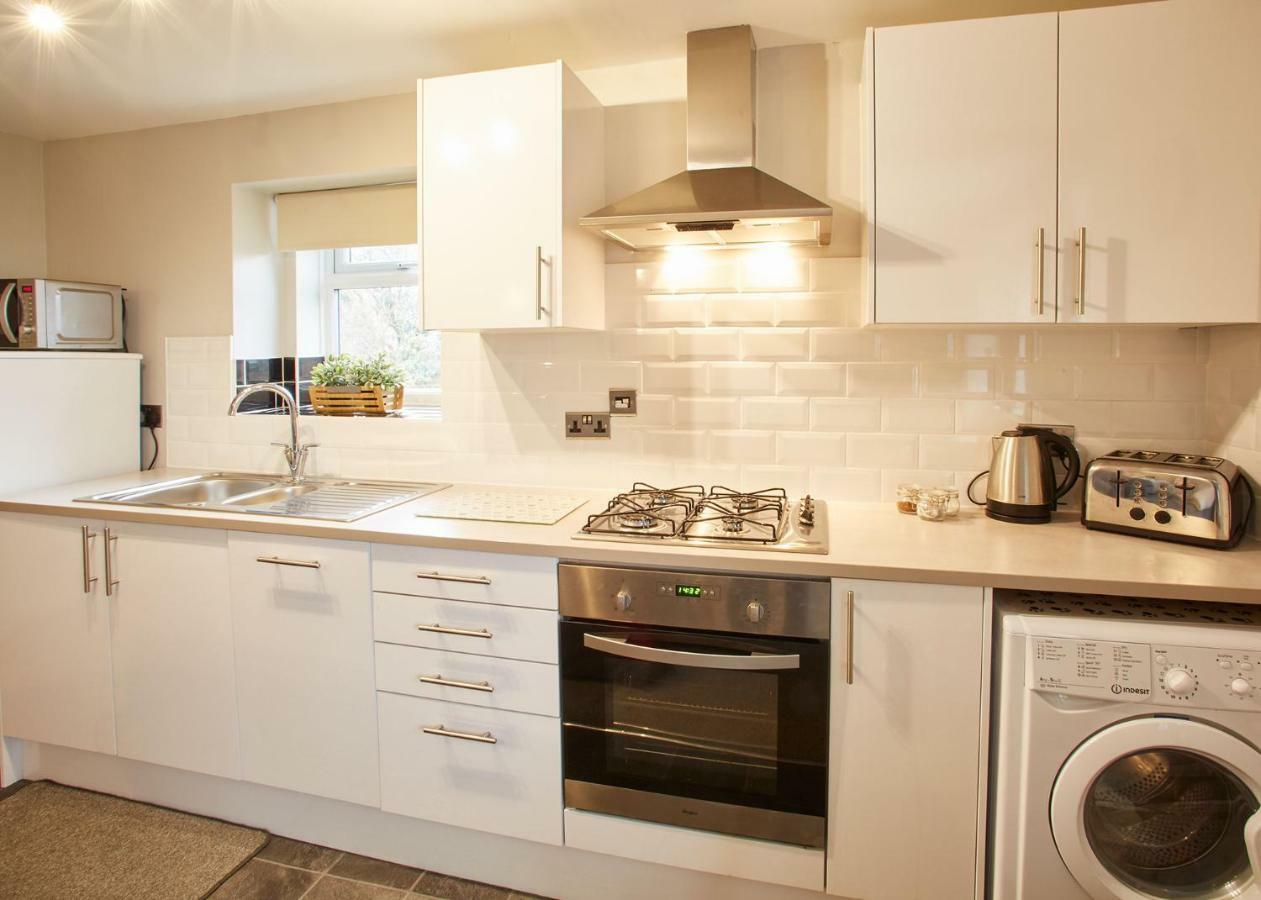 Emley Host & Stay - Cosy Cottage מראה חיצוני תמונה