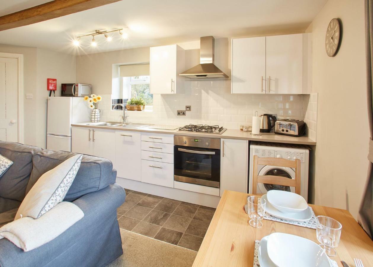 Emley Host & Stay - Cosy Cottage מראה חיצוני תמונה